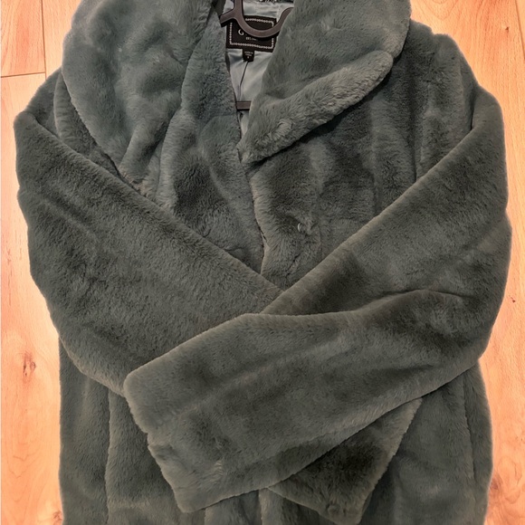 Guess Faux Fur jacket - Picture 3 of 4